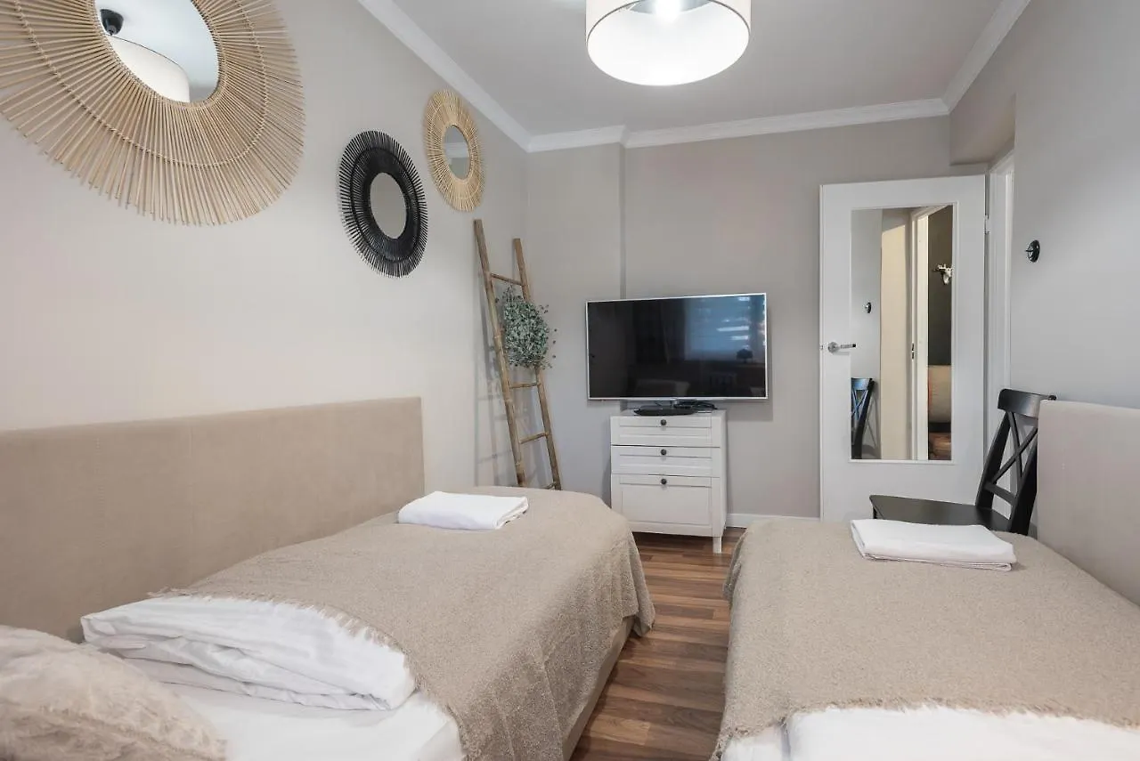 Bohema - Przytulne Mieszkanie Blisko Centrum I Dworca, Parter, Balkon, Park, Parking 卡尔帕奇 公寓